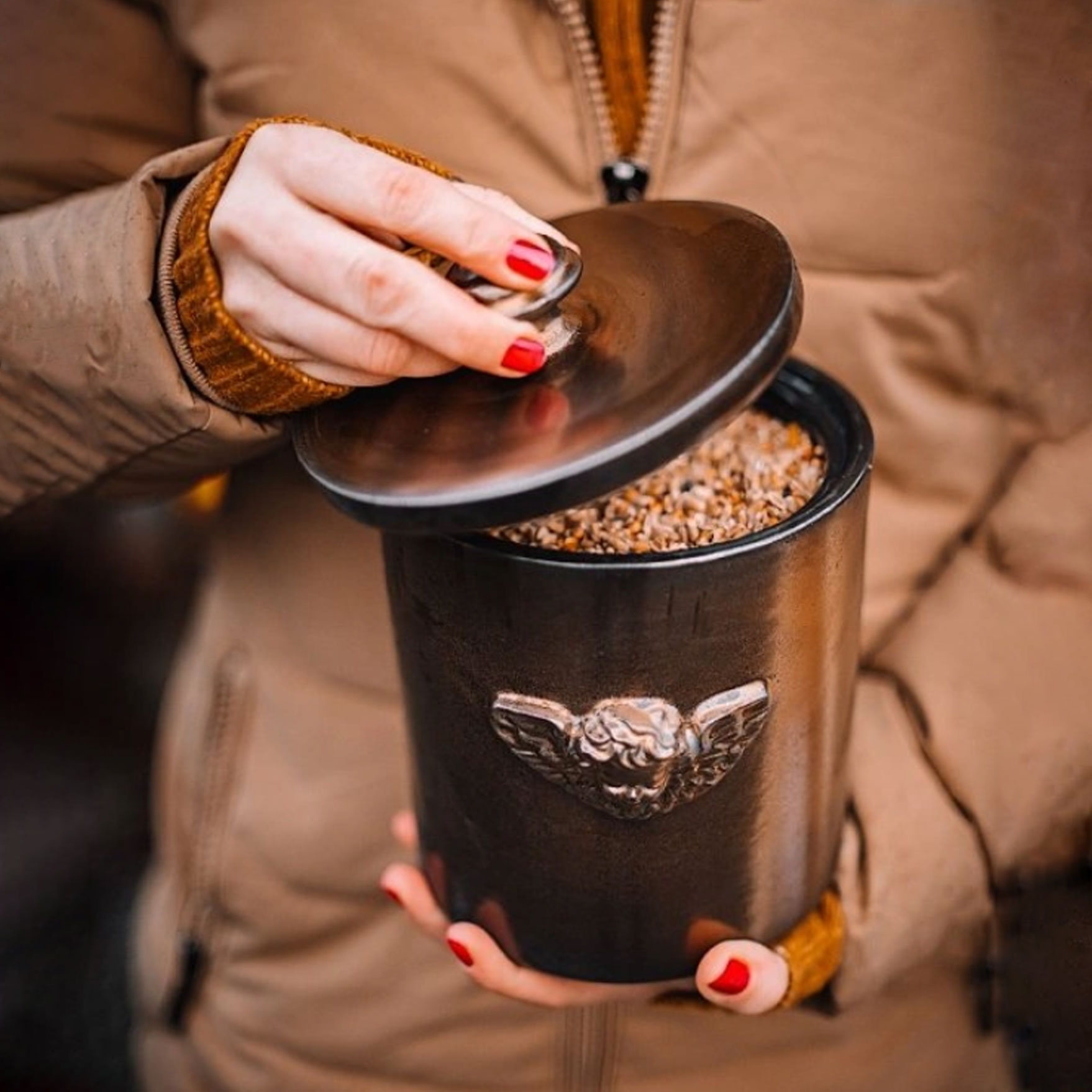Vorratsdose mit Deckel Gold-Schwarz