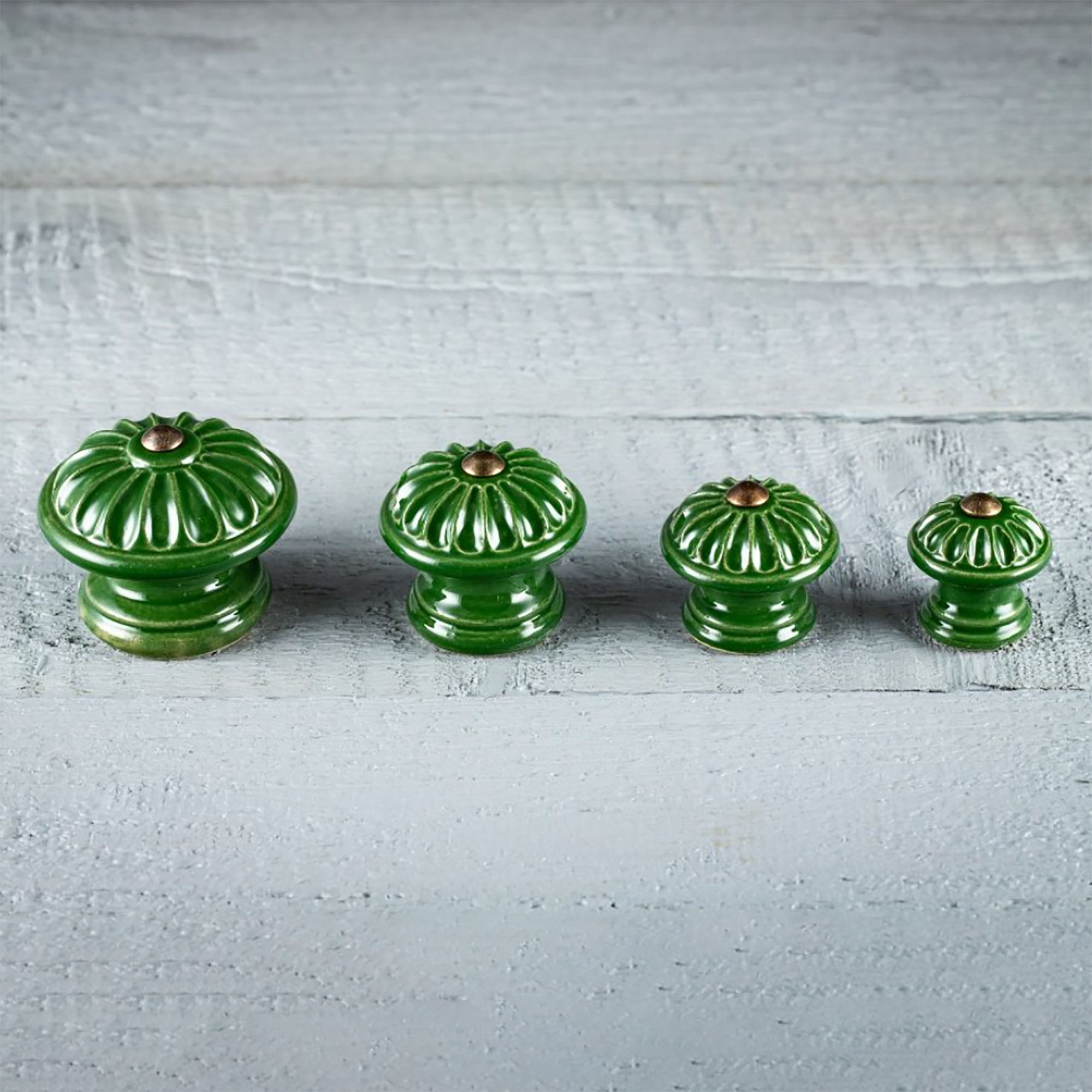 Keramischer Knauf Margerite - Waldmoosgrün